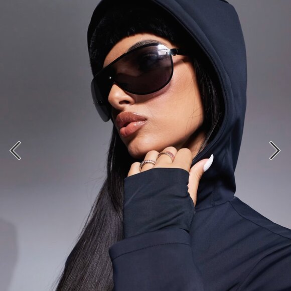 Asos 4505 ski belted ski suit with skinny leg and hood in black - Picture 6 of 6